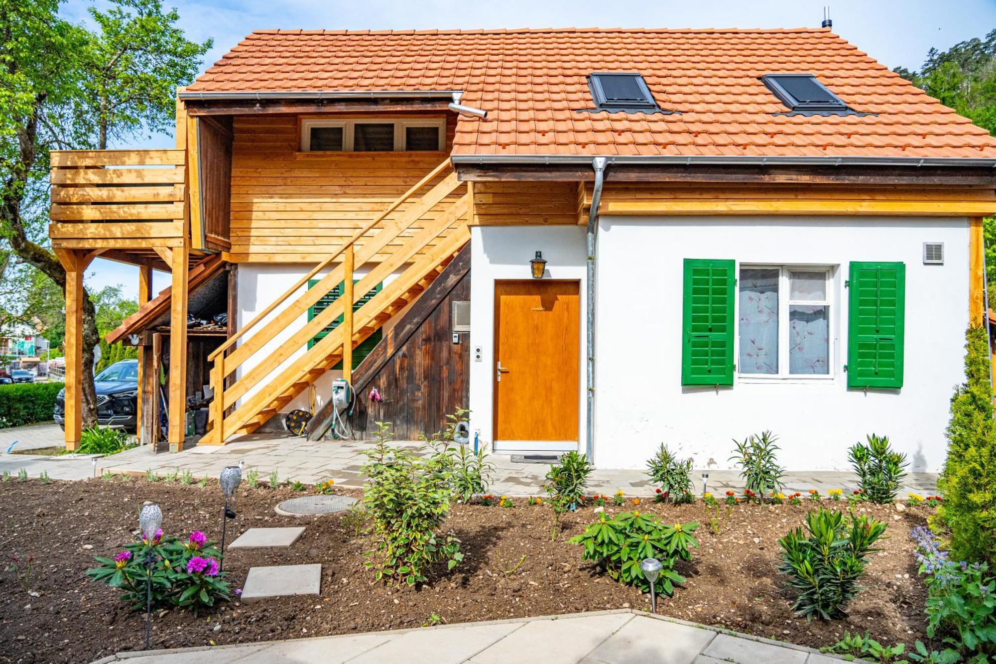 Gemuetliche Wohnung Mit Terasse Und Feuerstelle Lengnau Exterior photo
